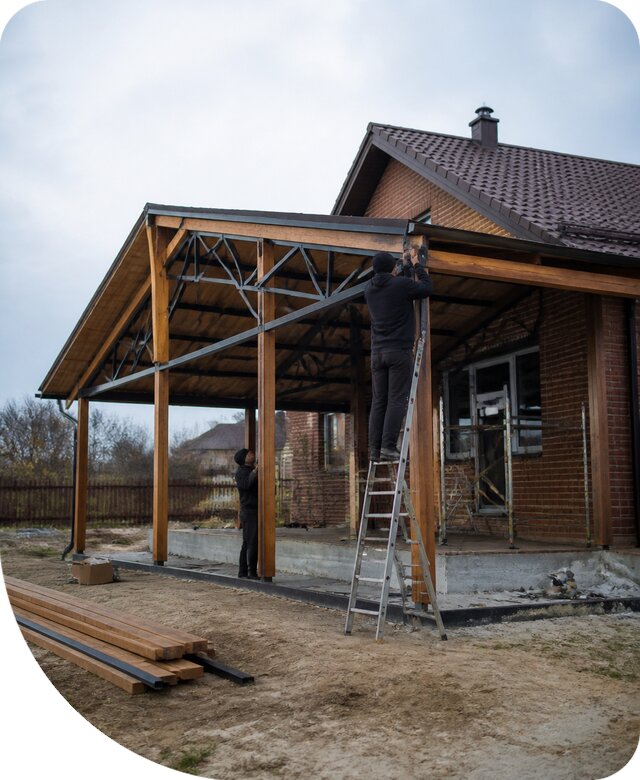 Пристройка навеса к дому и участку в Сургуте под ключ